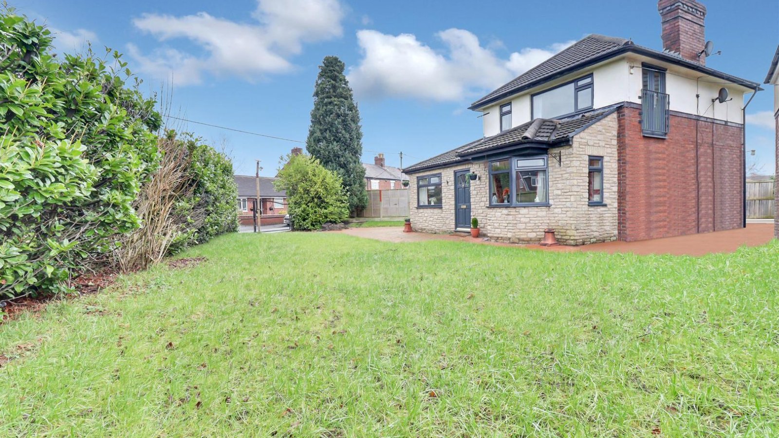 3 bedroom Detached house For Sale