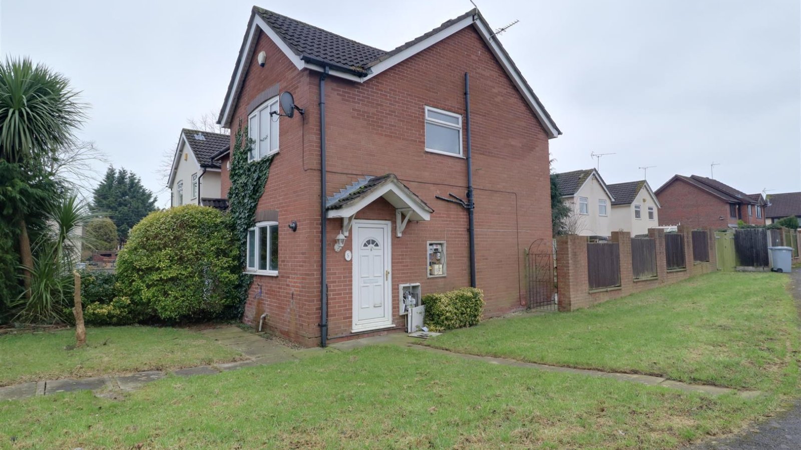 2 bedroom Detached House For Sale