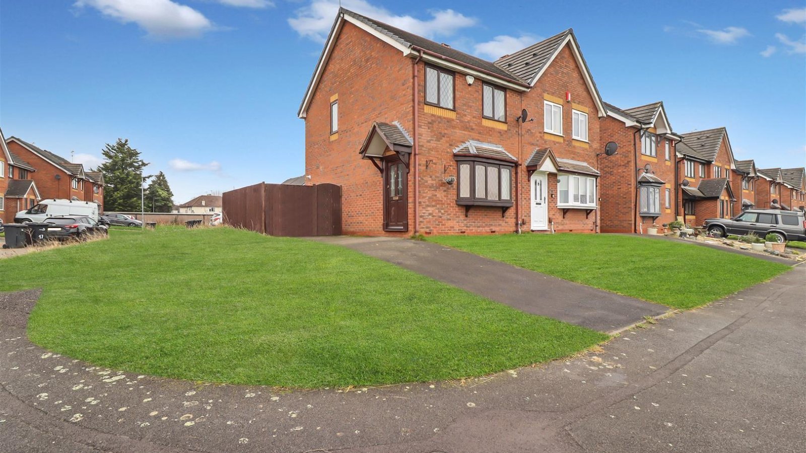 3 bedroom Detached house For Sale