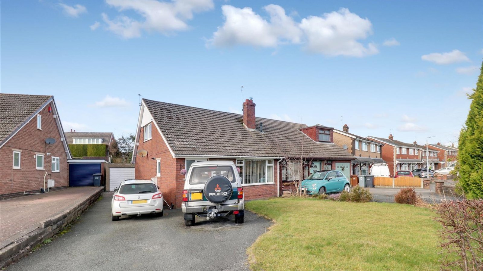 2 bedroom Detached house For Sale