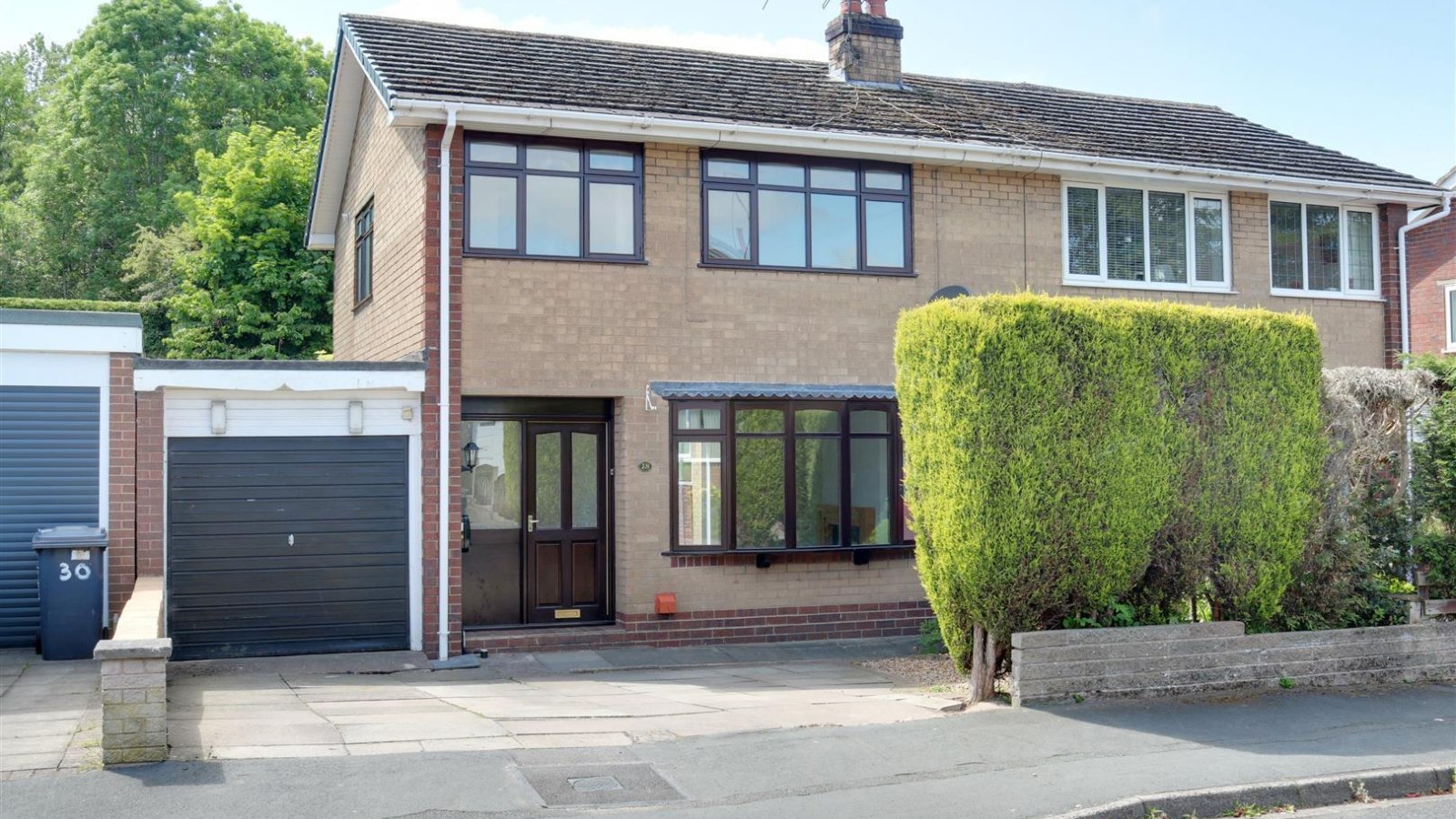 3 bedroom Detached house For Sale