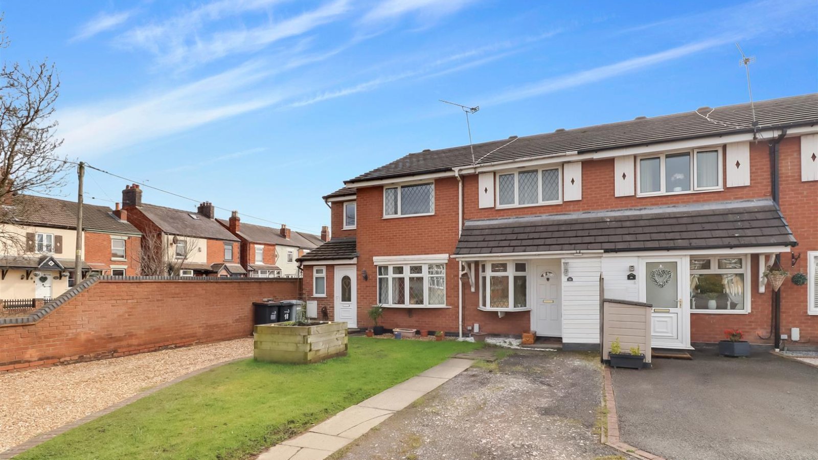 2 bedroom Detached house For Sale