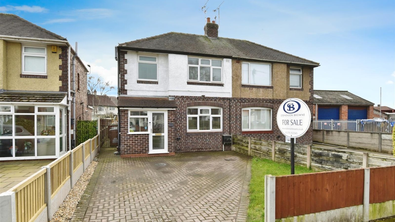 3 bedroom Detached house For Sale