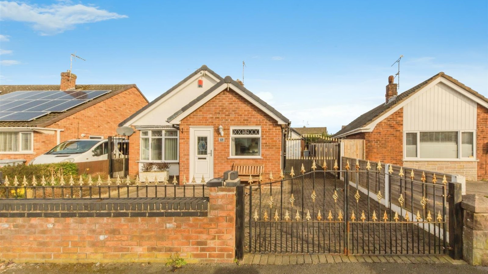 2 bedroom Detached house For Sale