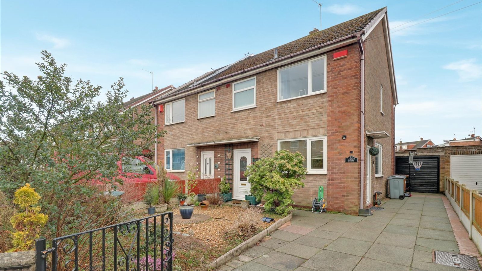 3 bedroom Detached house For Sale