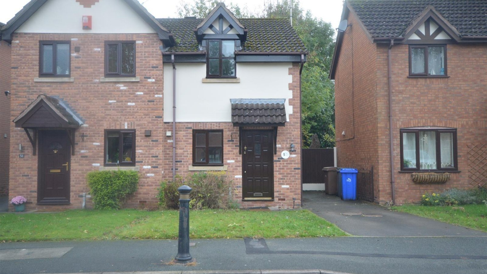 2 bedroom Detached house For Sale