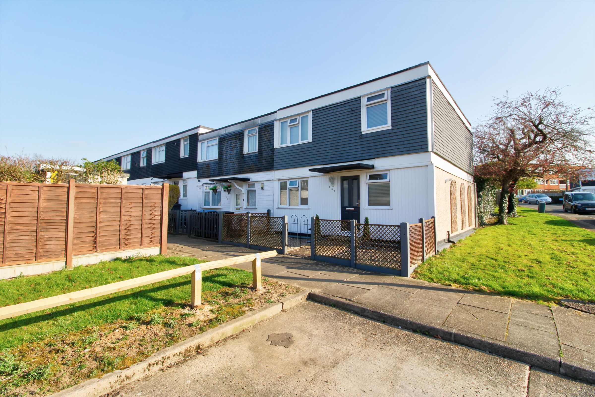 3 bedroom Terraced SSTC