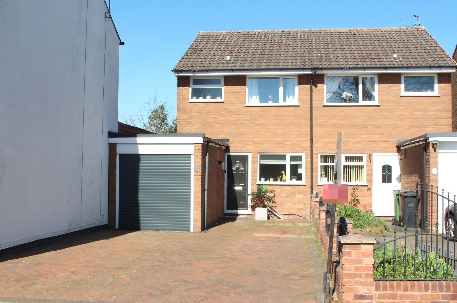 3 bedroom Semi-Detached For Sale