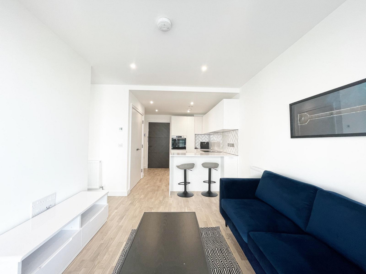 1 bedroom Studio flat To Let