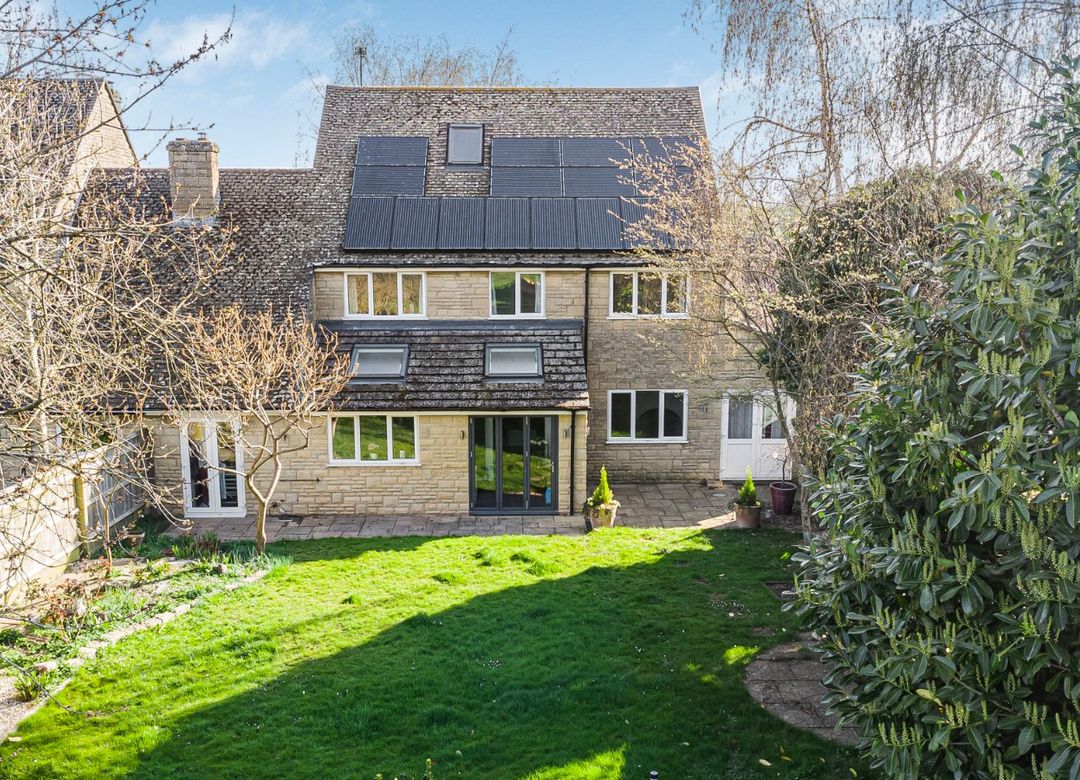 4 bedroom Property For Sale