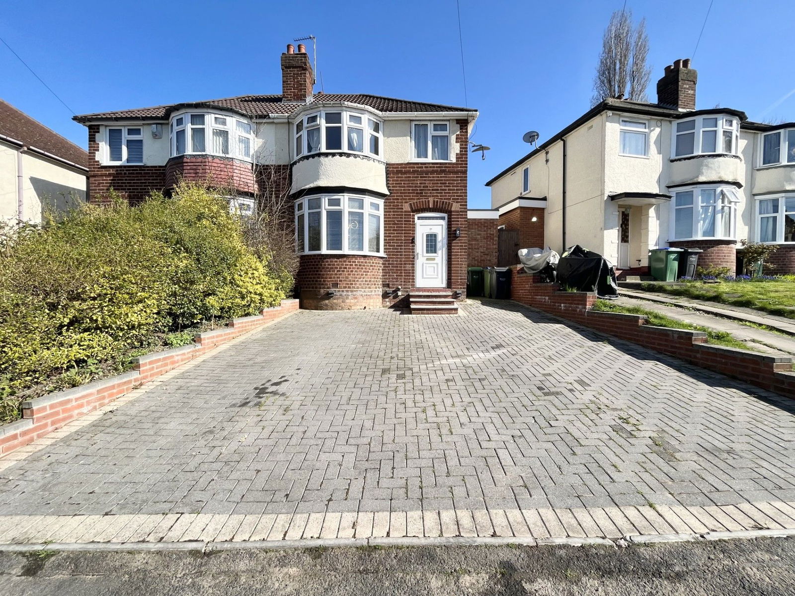 3 bedroom Semi-Detached For Sale