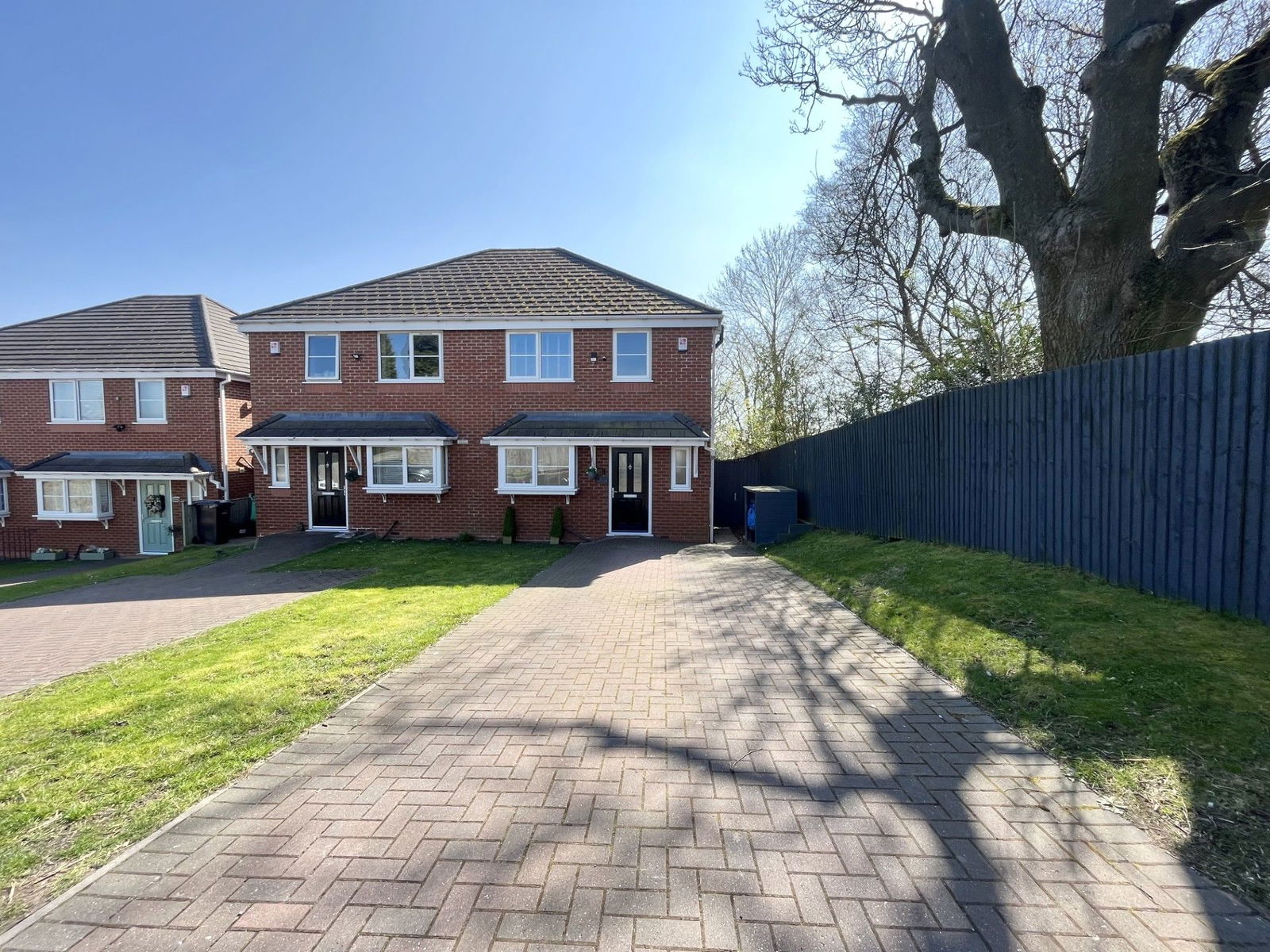 3 bedroom Semi-Detached For Sale