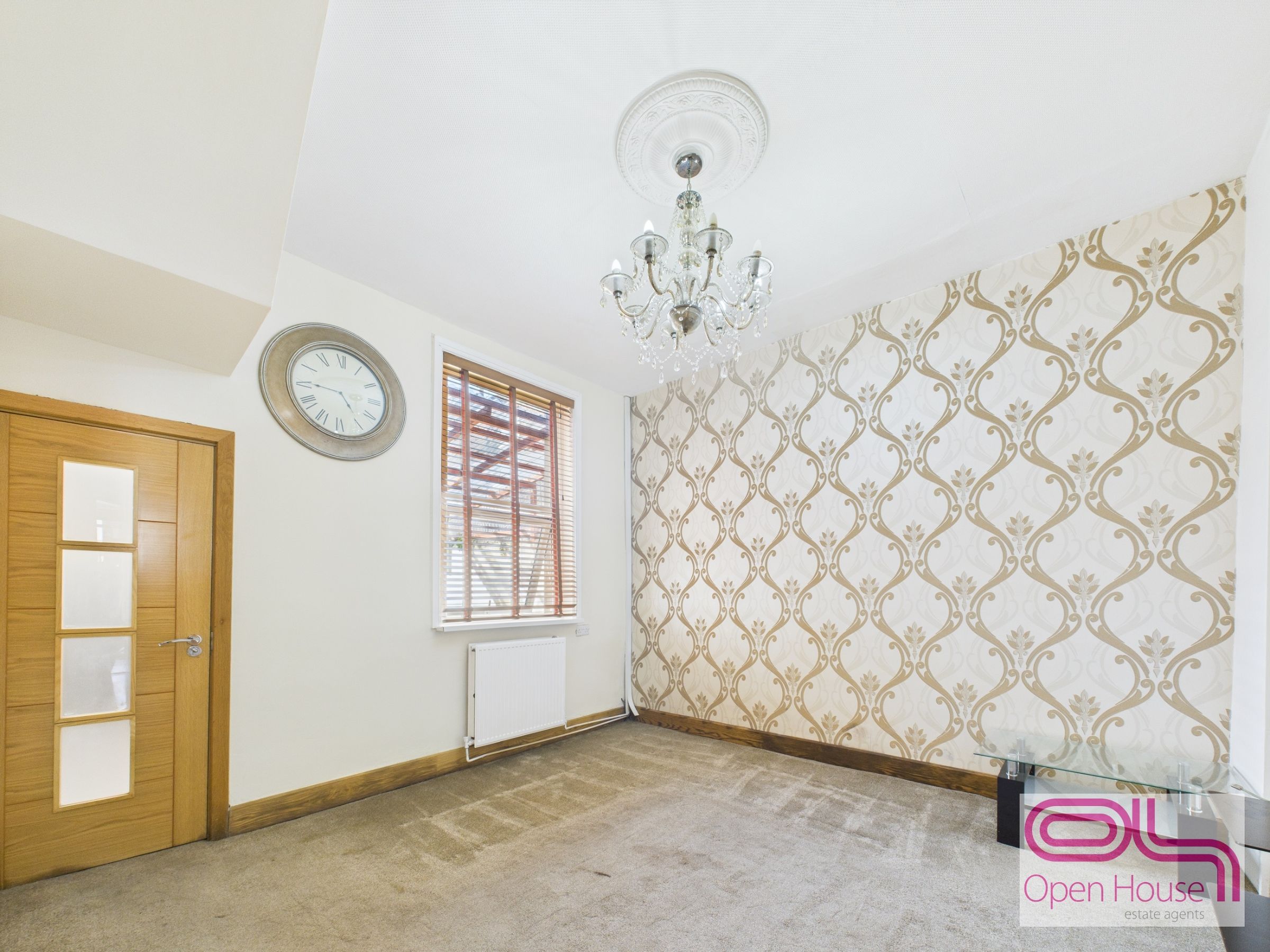 3 bedroom Terraced House To Let