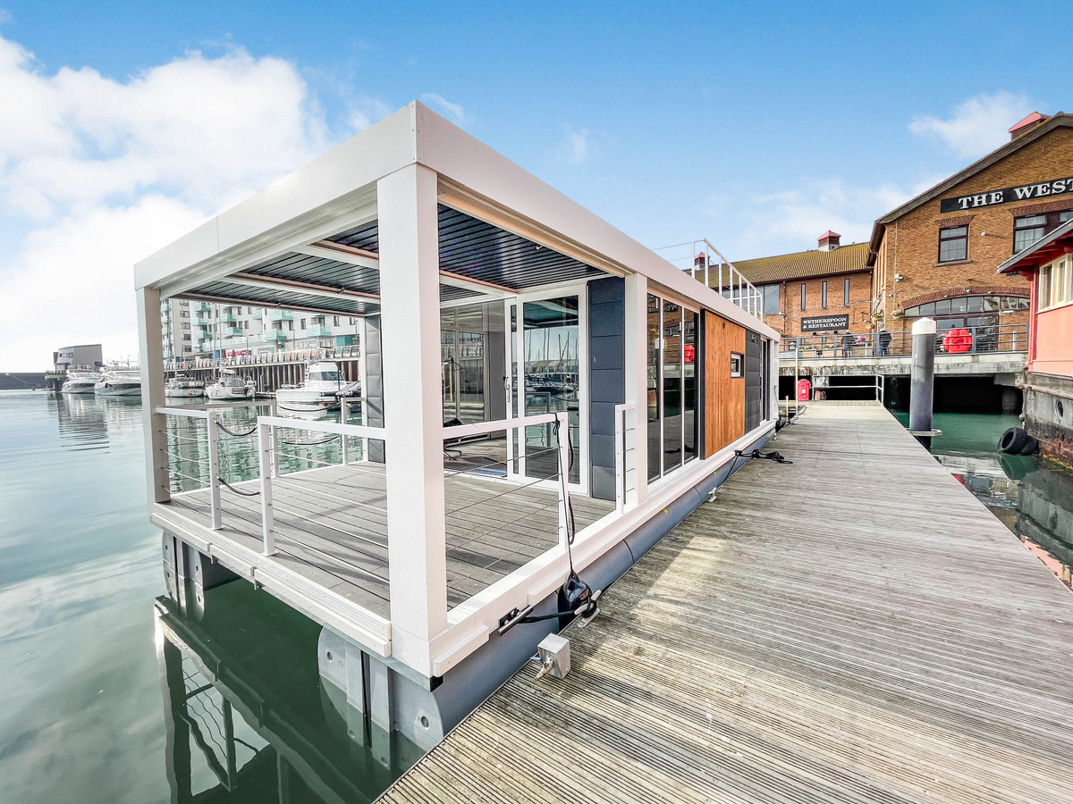 2 bedroom Detached House For Sale