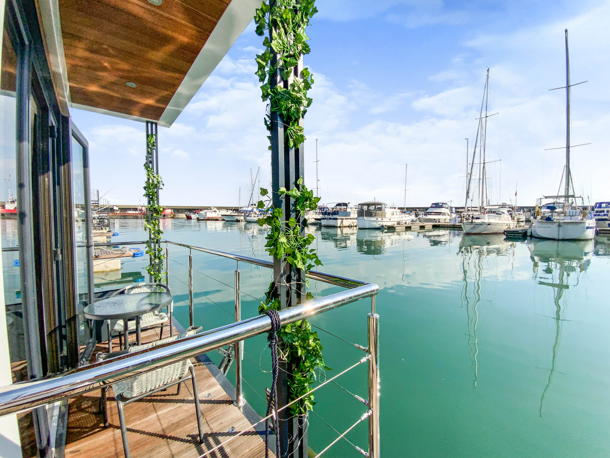 1 bedroom Apartment Sold