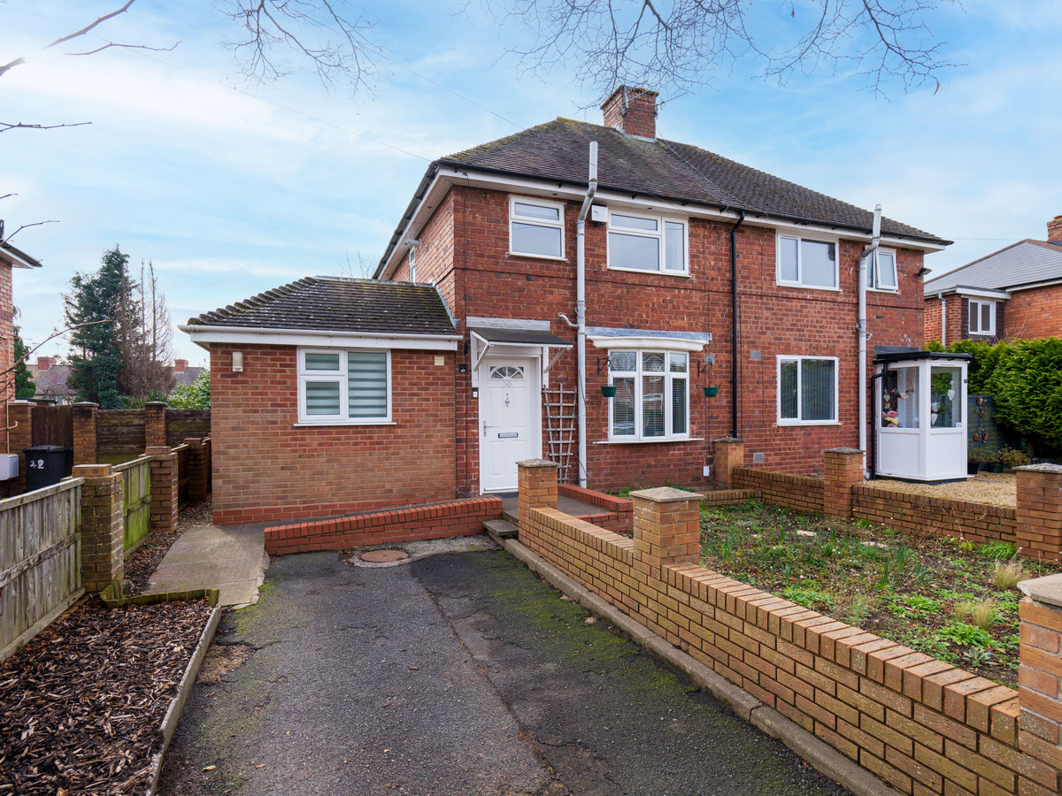 2 bedroom Semi-Detached House Sold
