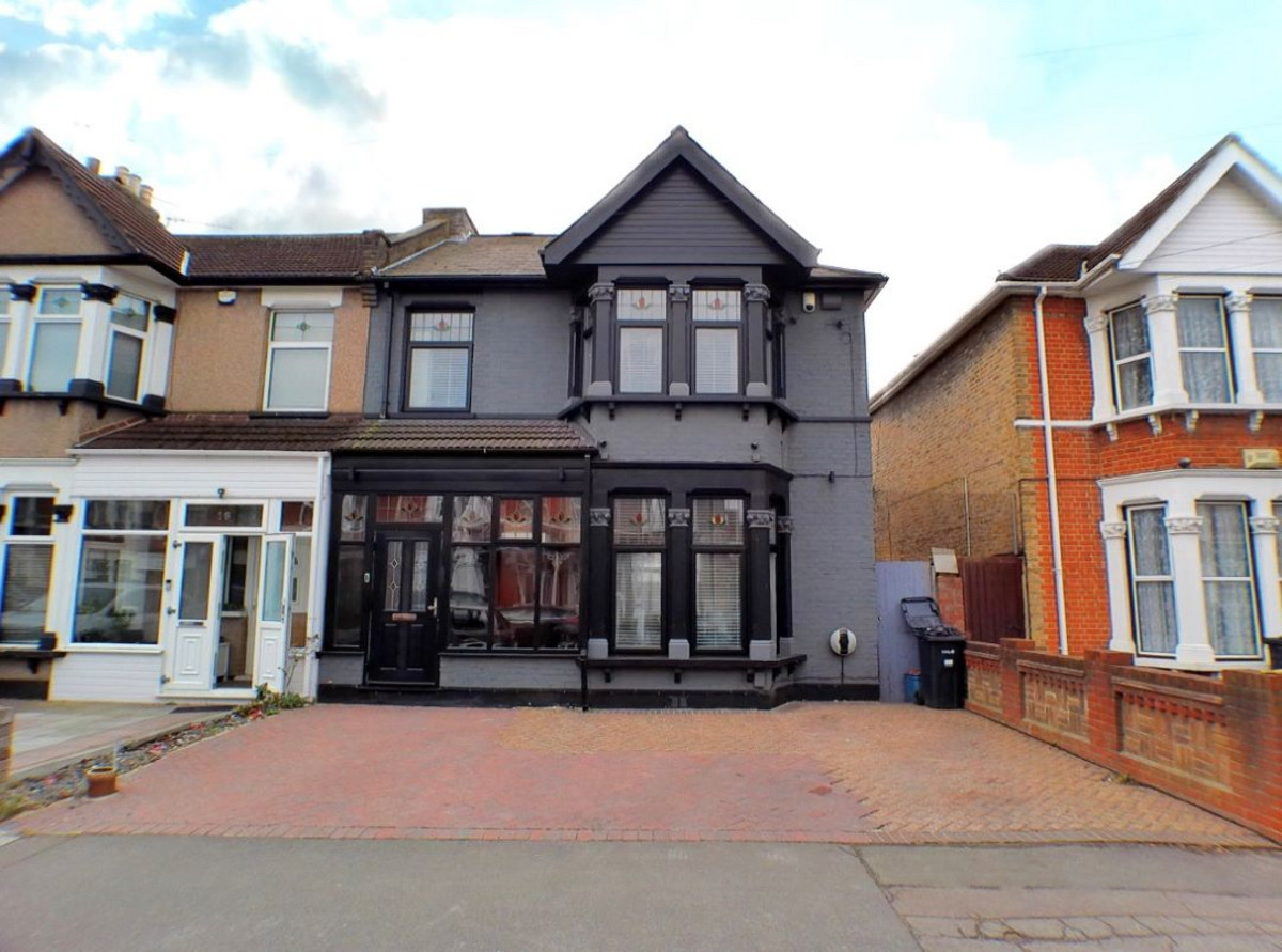 4 bedroom  For Sale