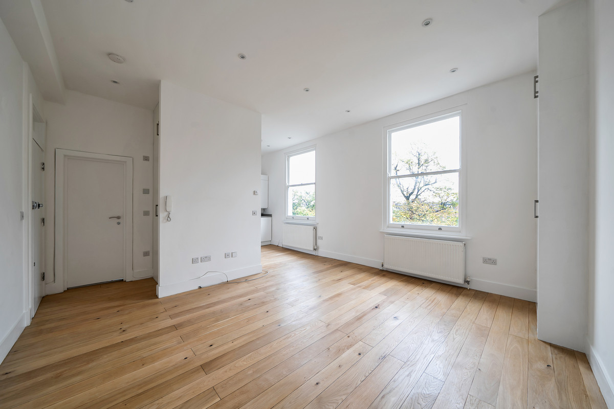 1 bedroom Terraced House For Sale