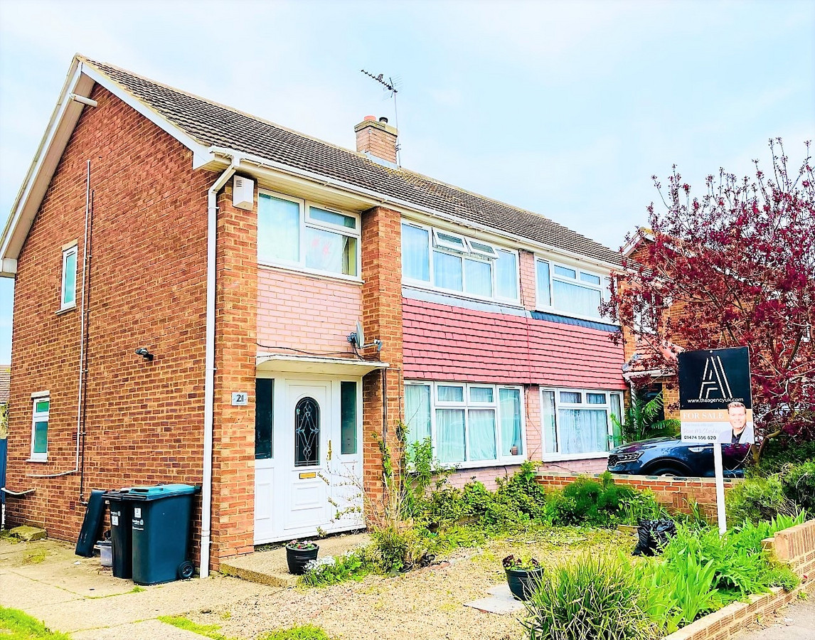 3 bedroom Semi-Detached House Sold