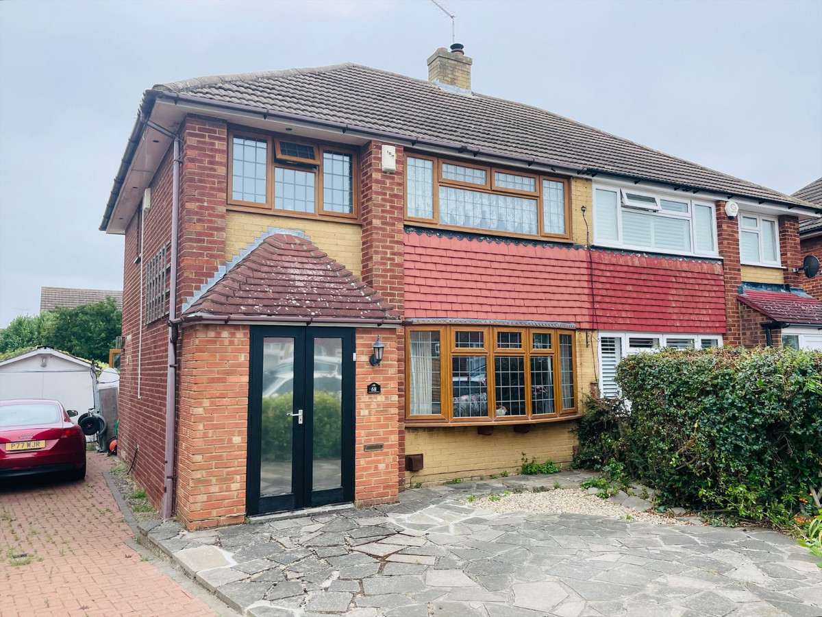 3 bedroom Semi-Detached House Sold