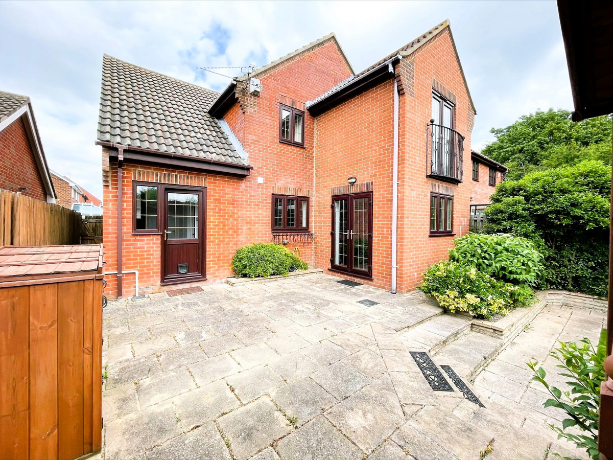 4 bedroom Detached House Sold