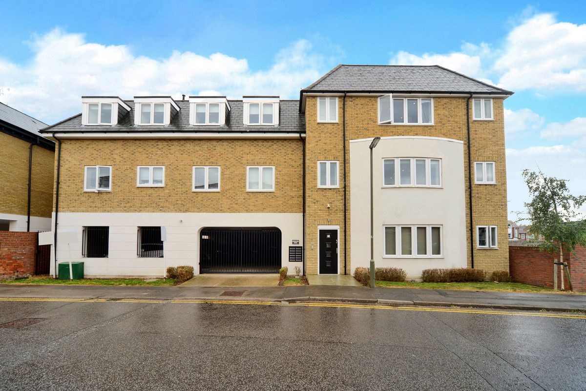 2 bedroom Terraced House Sold