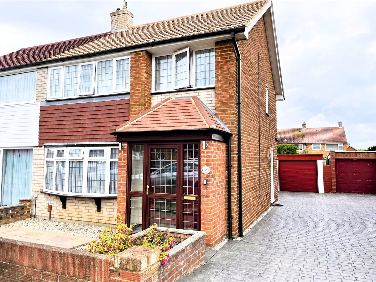 3 bedroom Semi-Detached House Sold