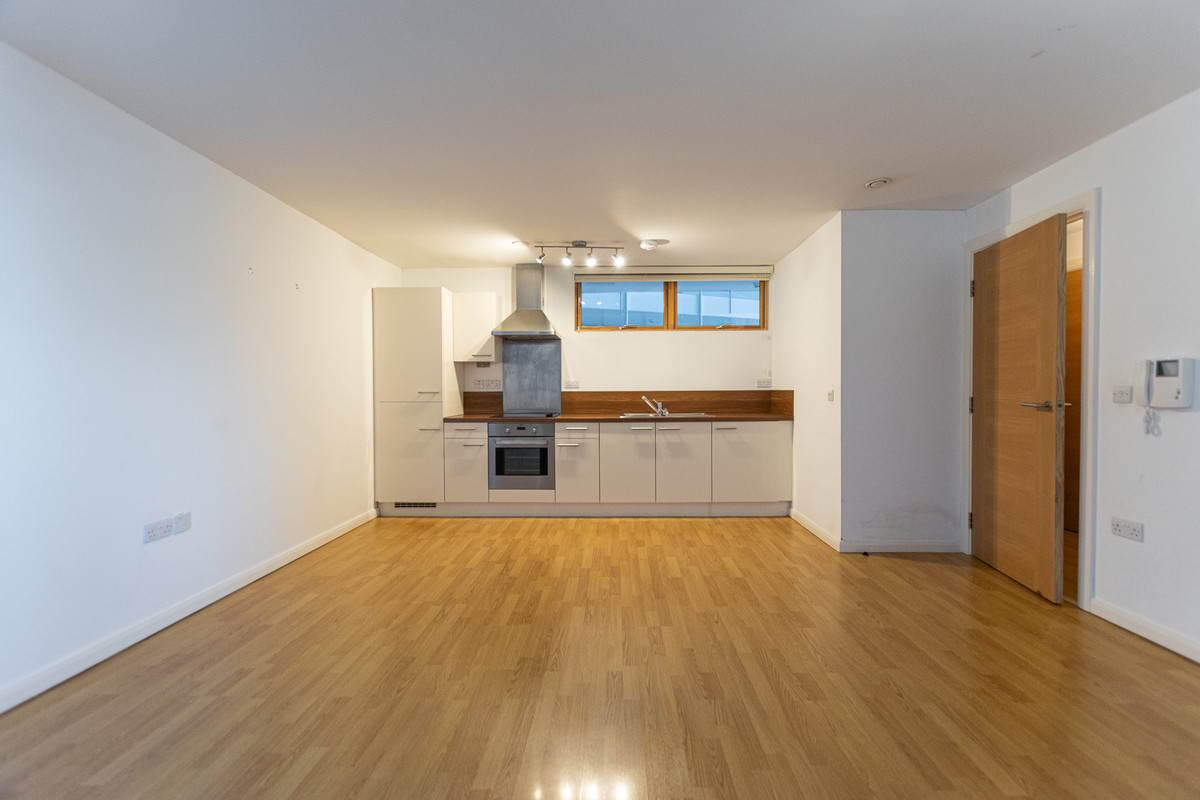 1 bedroom Apartment For Sale