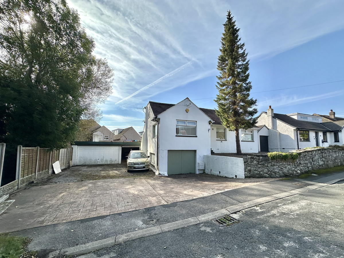 3 bedroom  For Sale