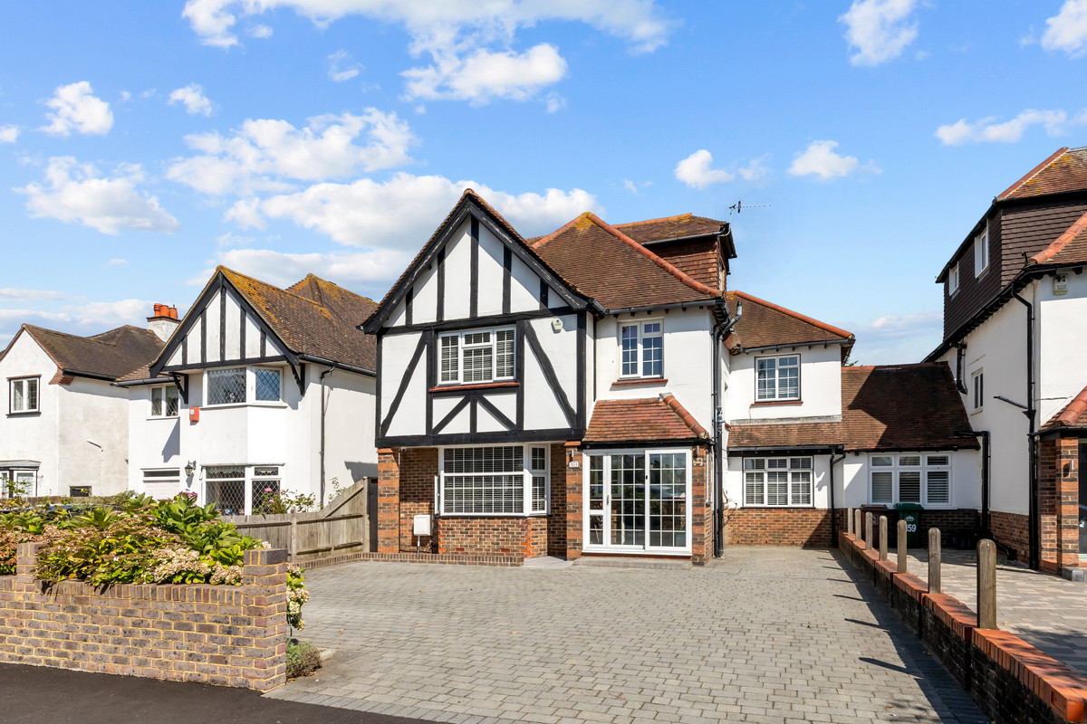 5 bedroom Detached House Sold