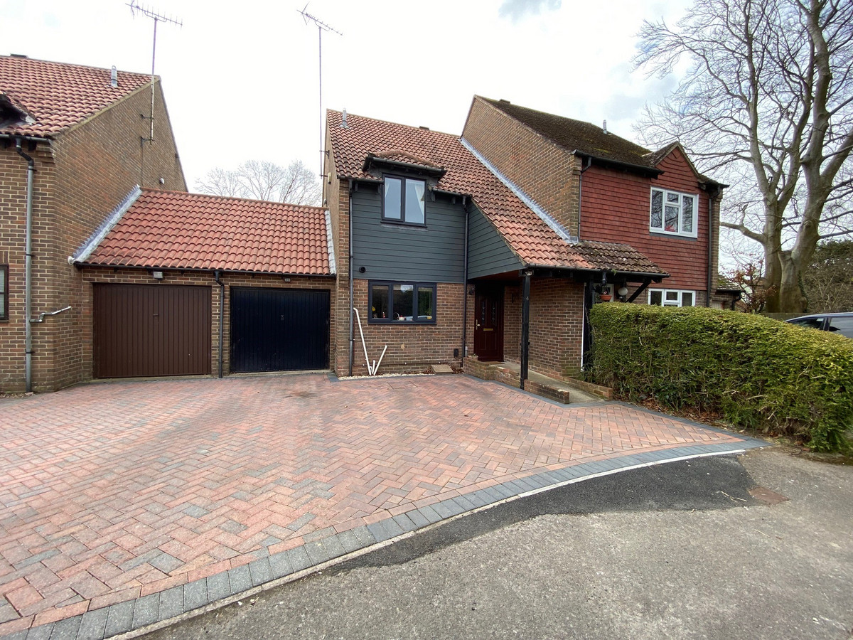 3 bedroom  For Sale
