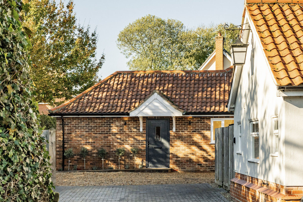 3 bedroom  For Sale