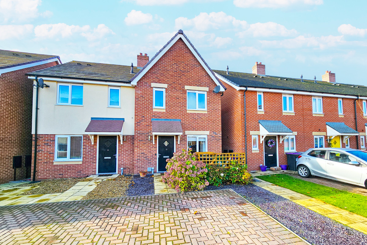 2 bedroom Semi-Detached House For Sale