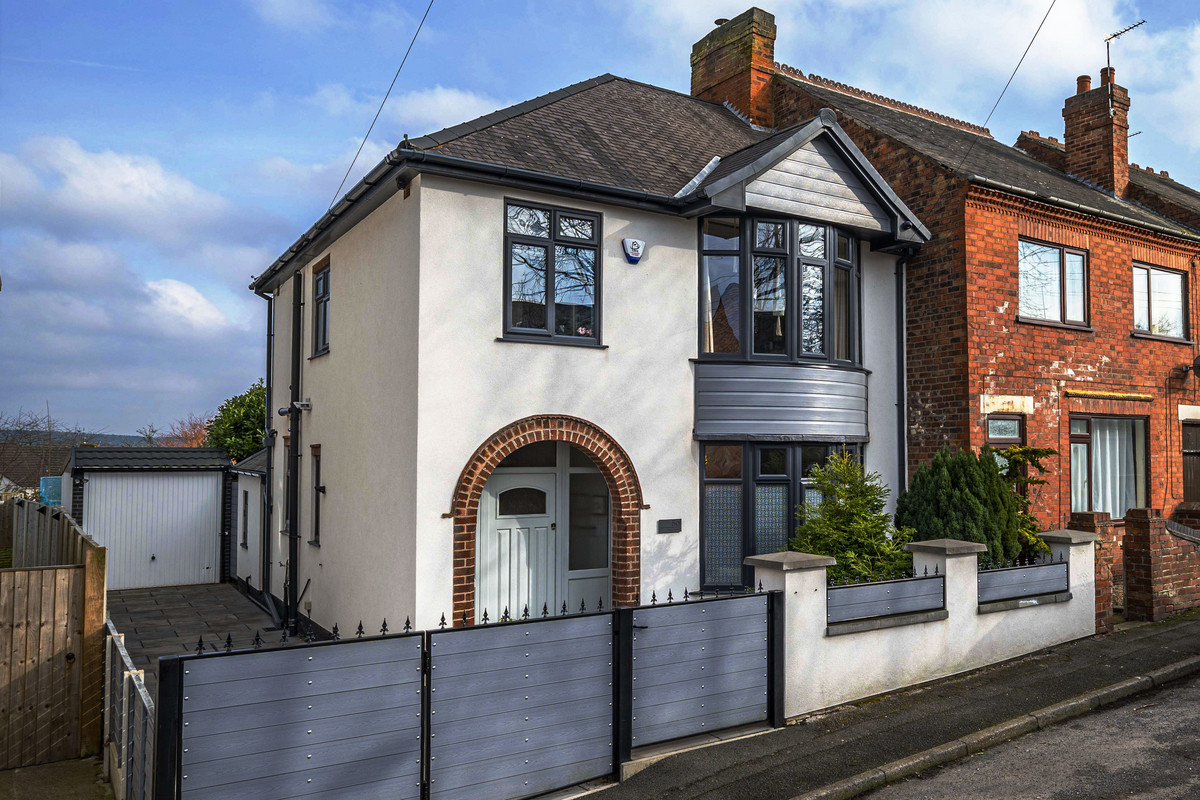 3 bedroom  For Sale