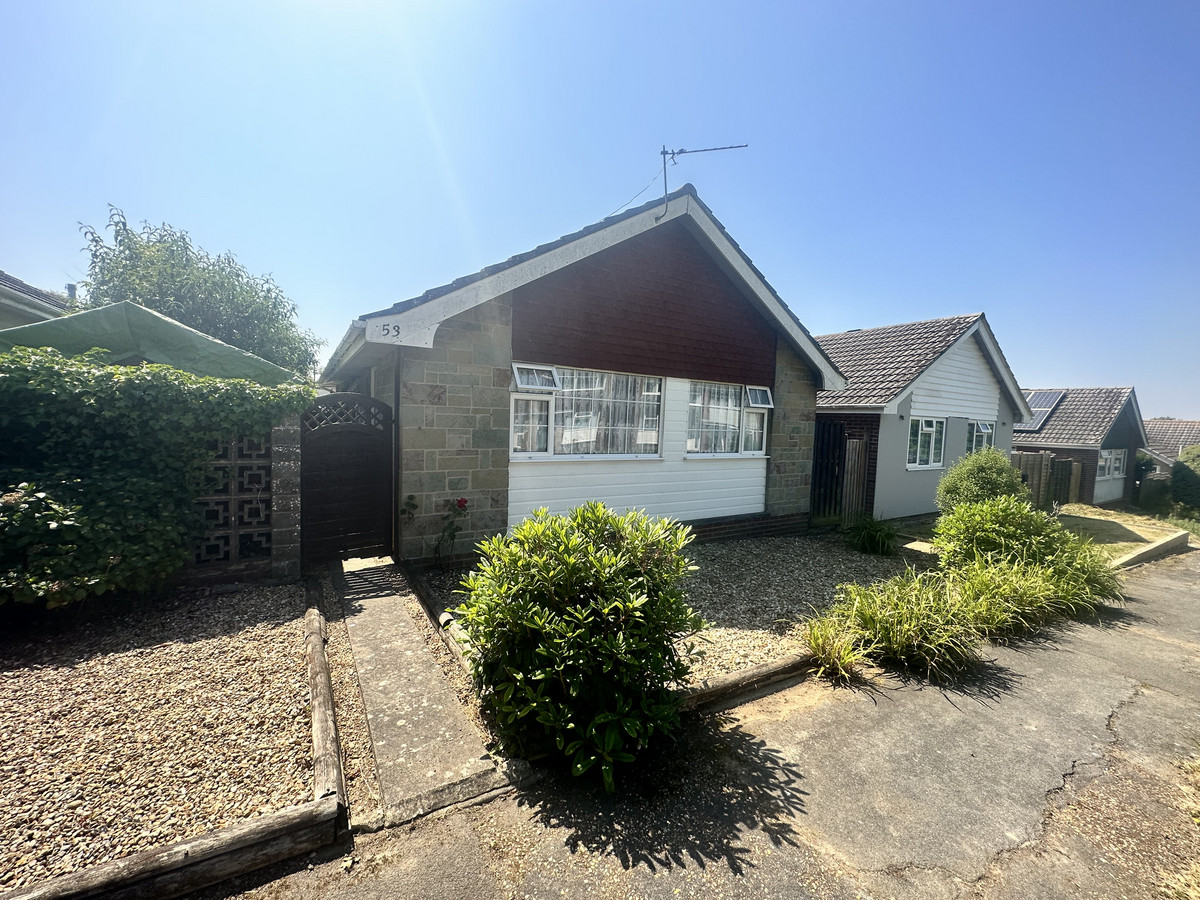 3 bedroom Semi-detached house Sold