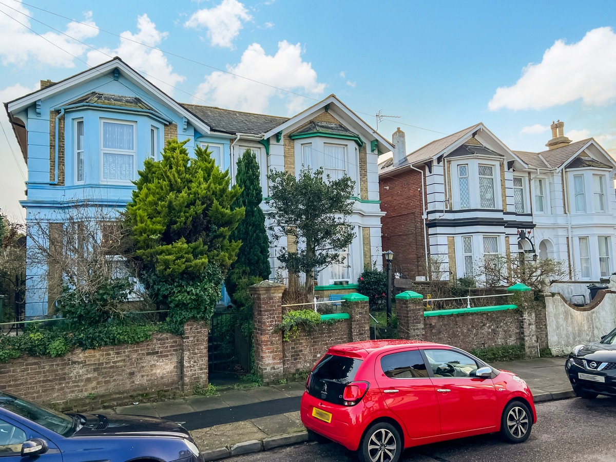6 bedroom  Sold