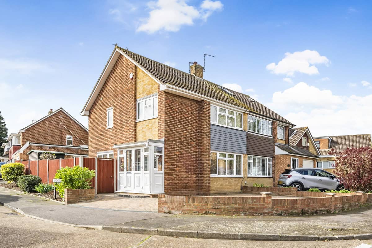 3 bedroom Semi-Detached House Sold