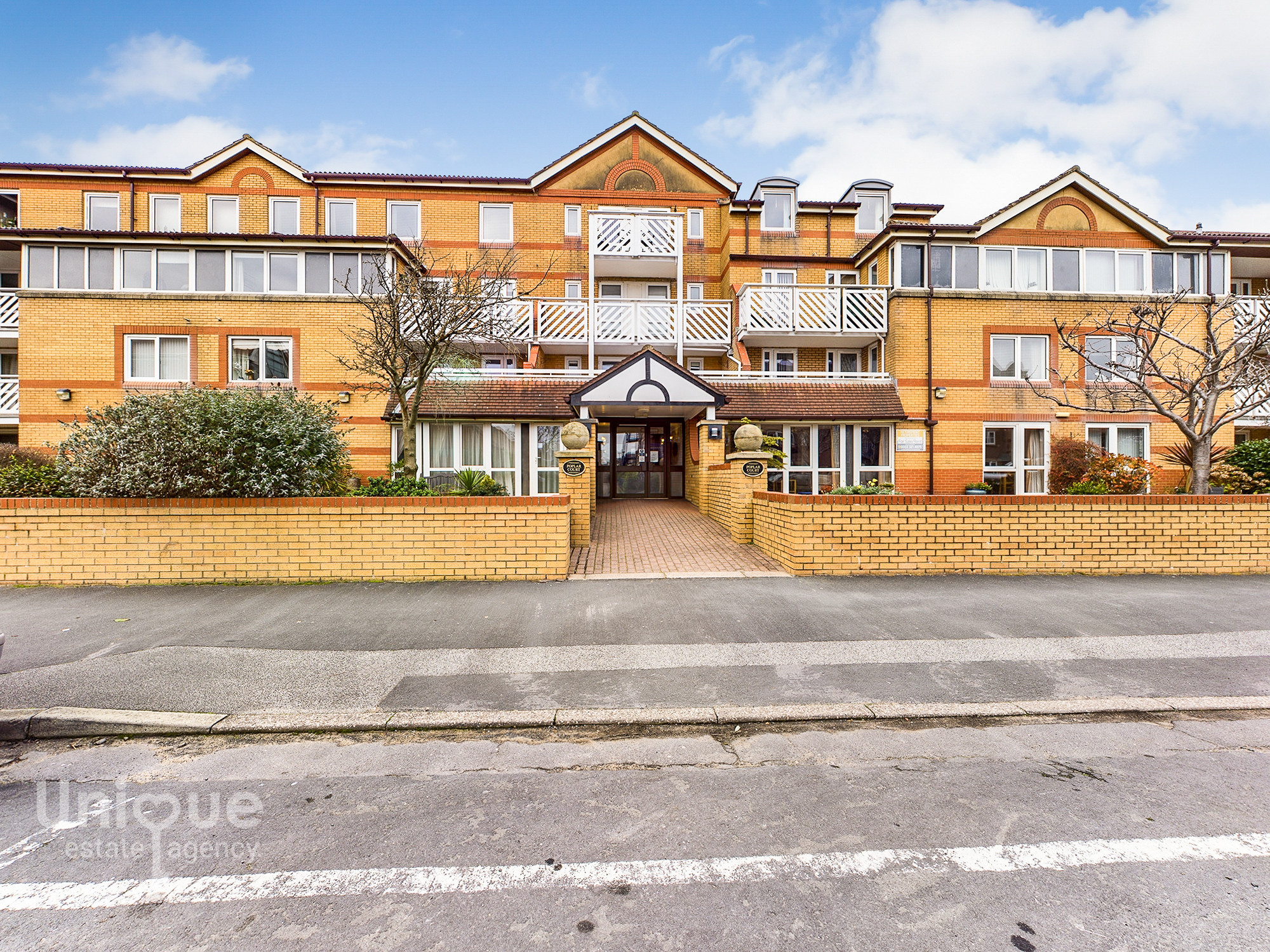 1 bedroom Apartment For Sale