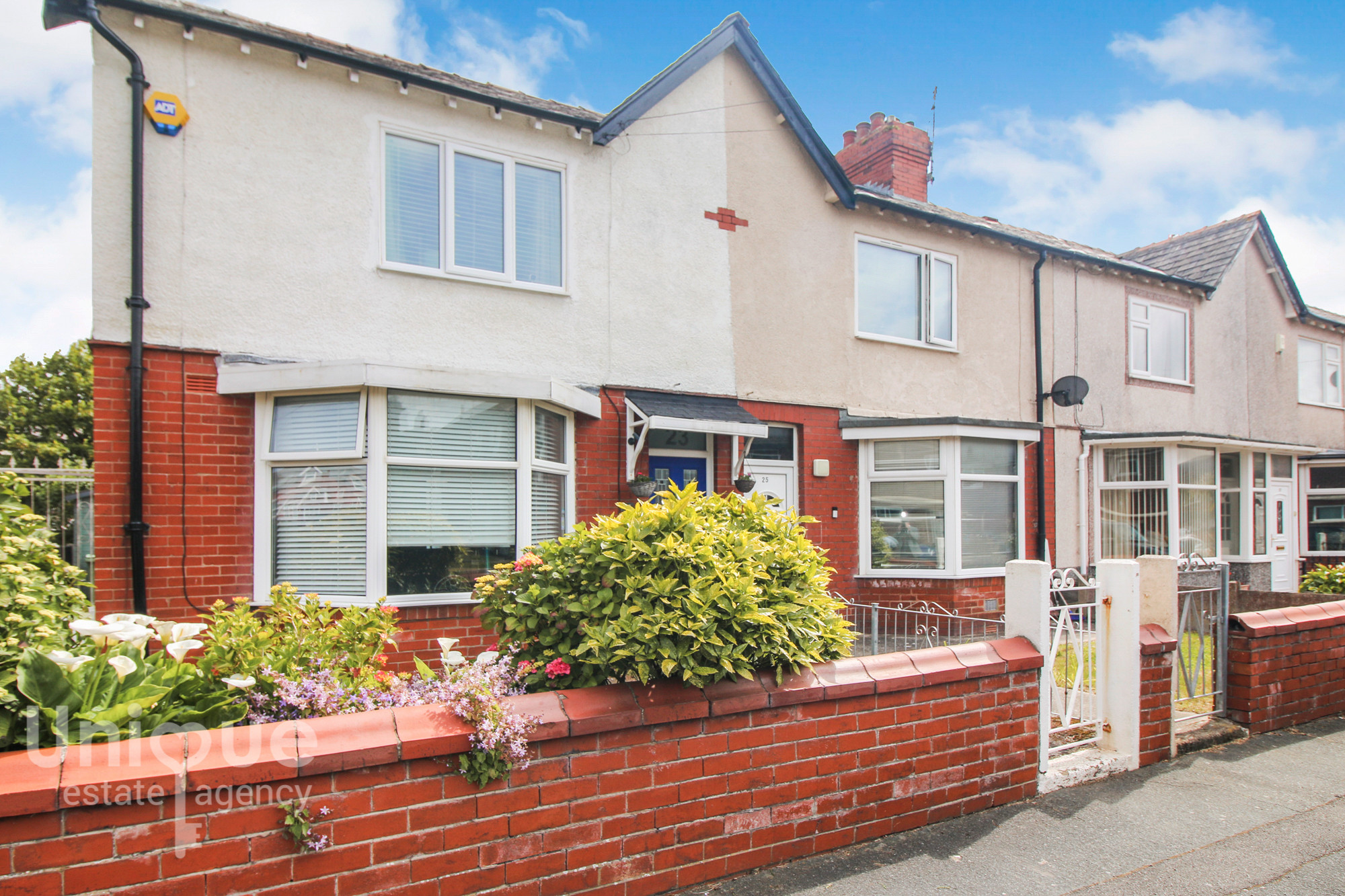 2 bedroom End of Terrace House Sold