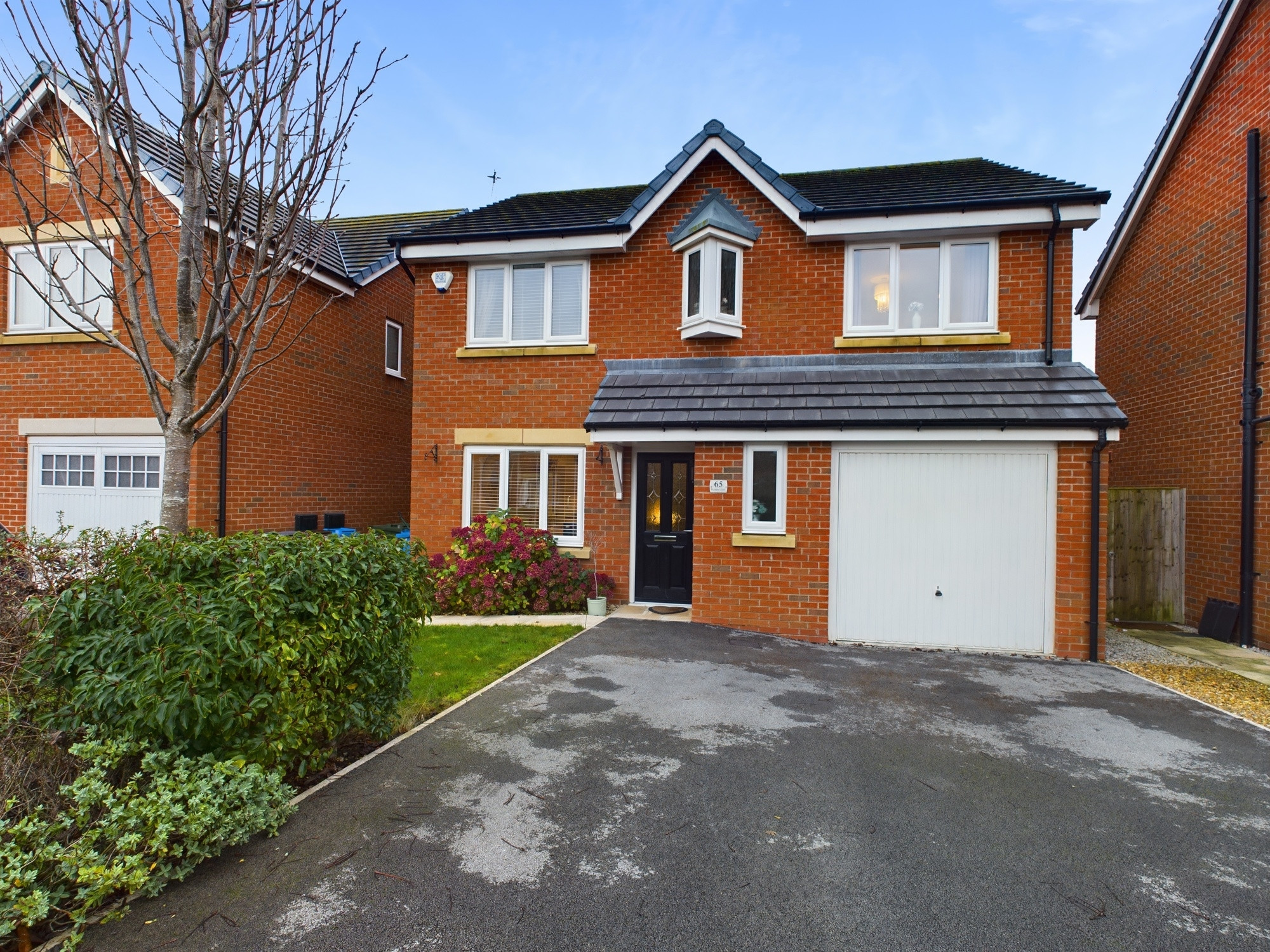 4 bedroom Detached house Under Offer