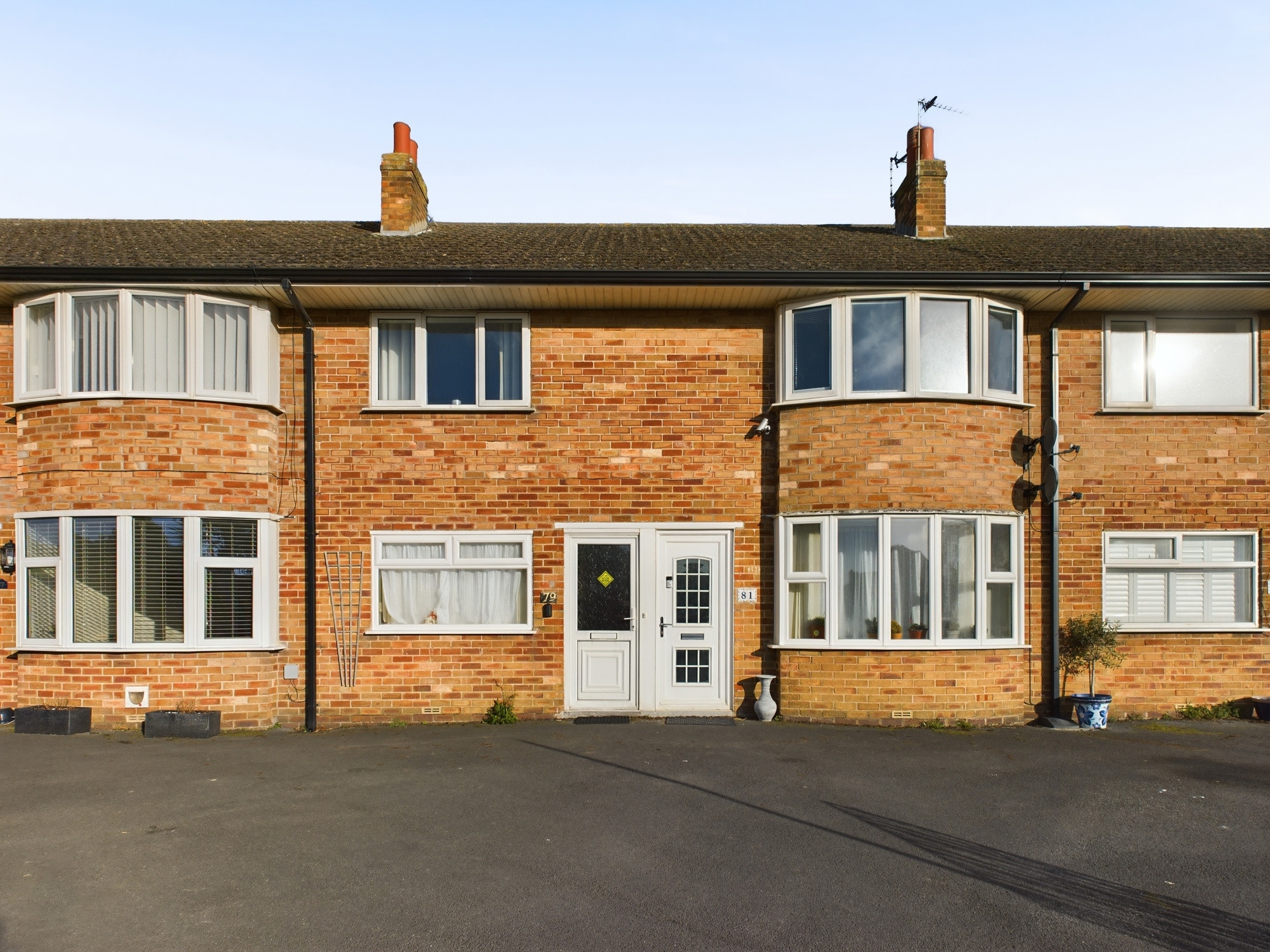 2 bedroom Apartment For Sale