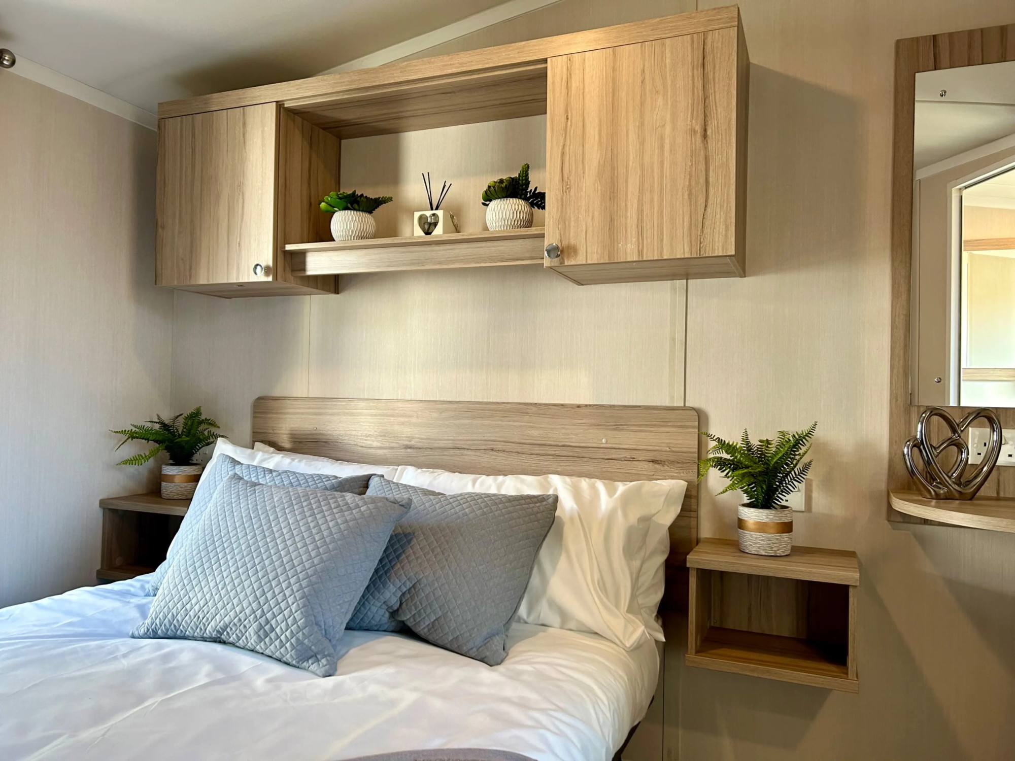 2 bedroom Lodge For Sale