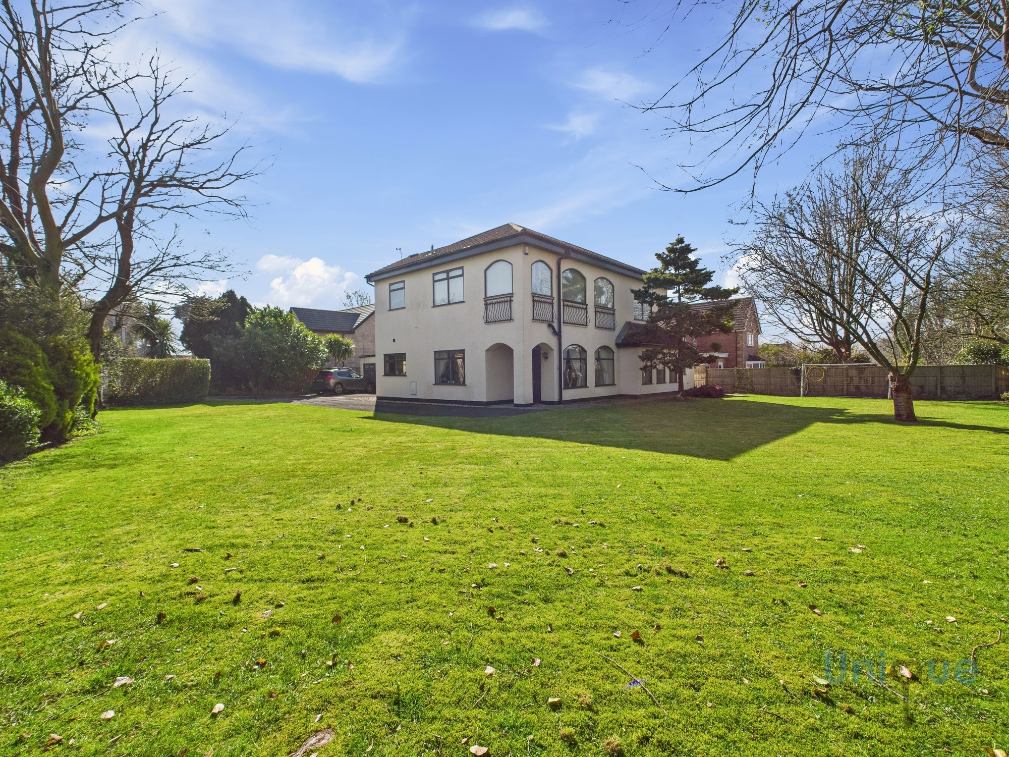 4 bedroom Detached house Under Offer