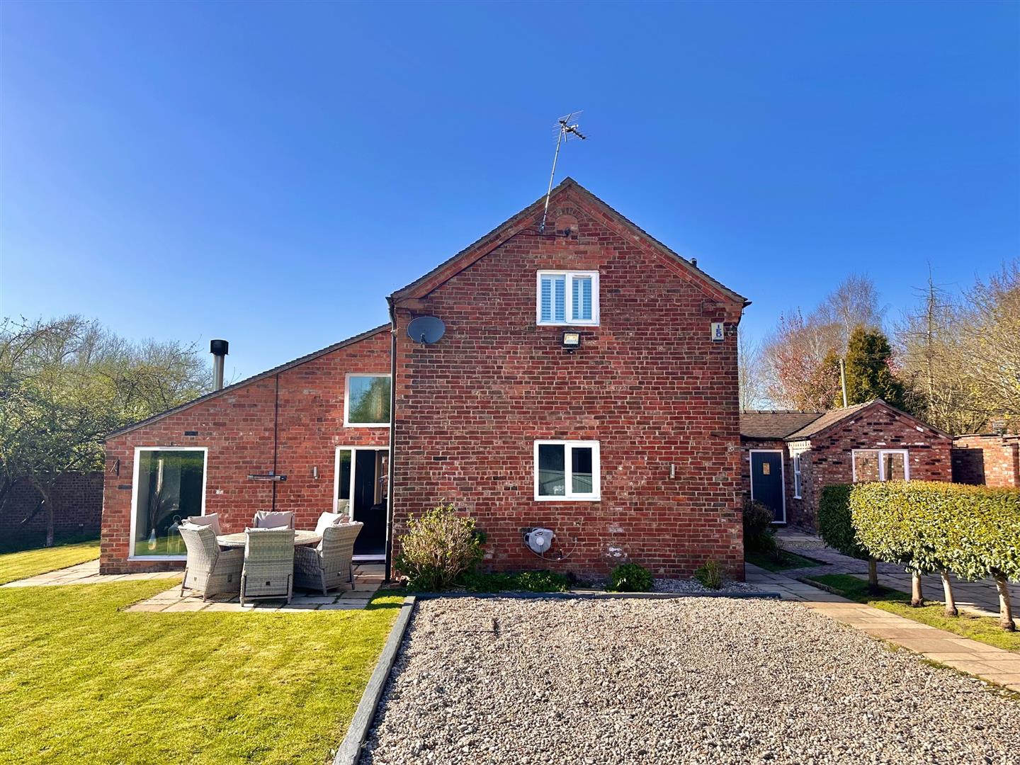 4 bedroom Barn Conversion For Sale