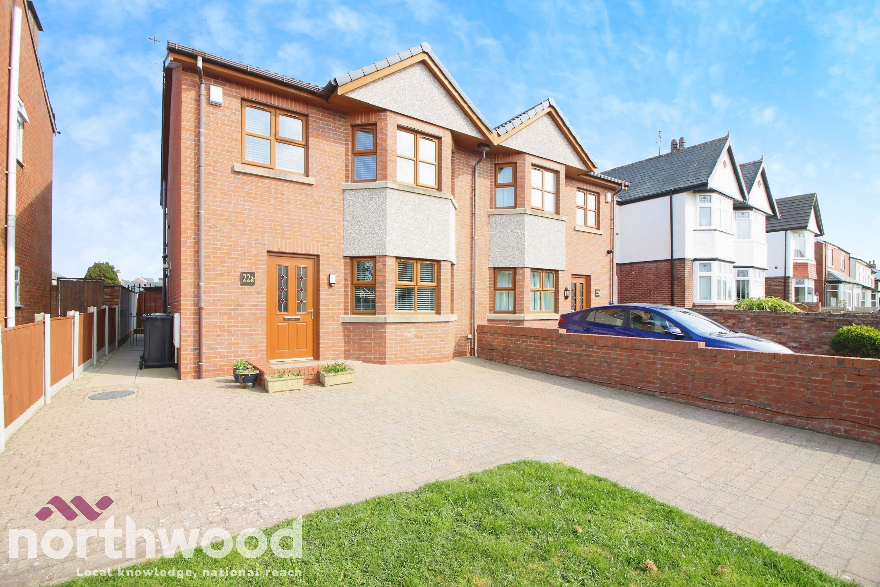 3 bedroom Semi-detached house To Let