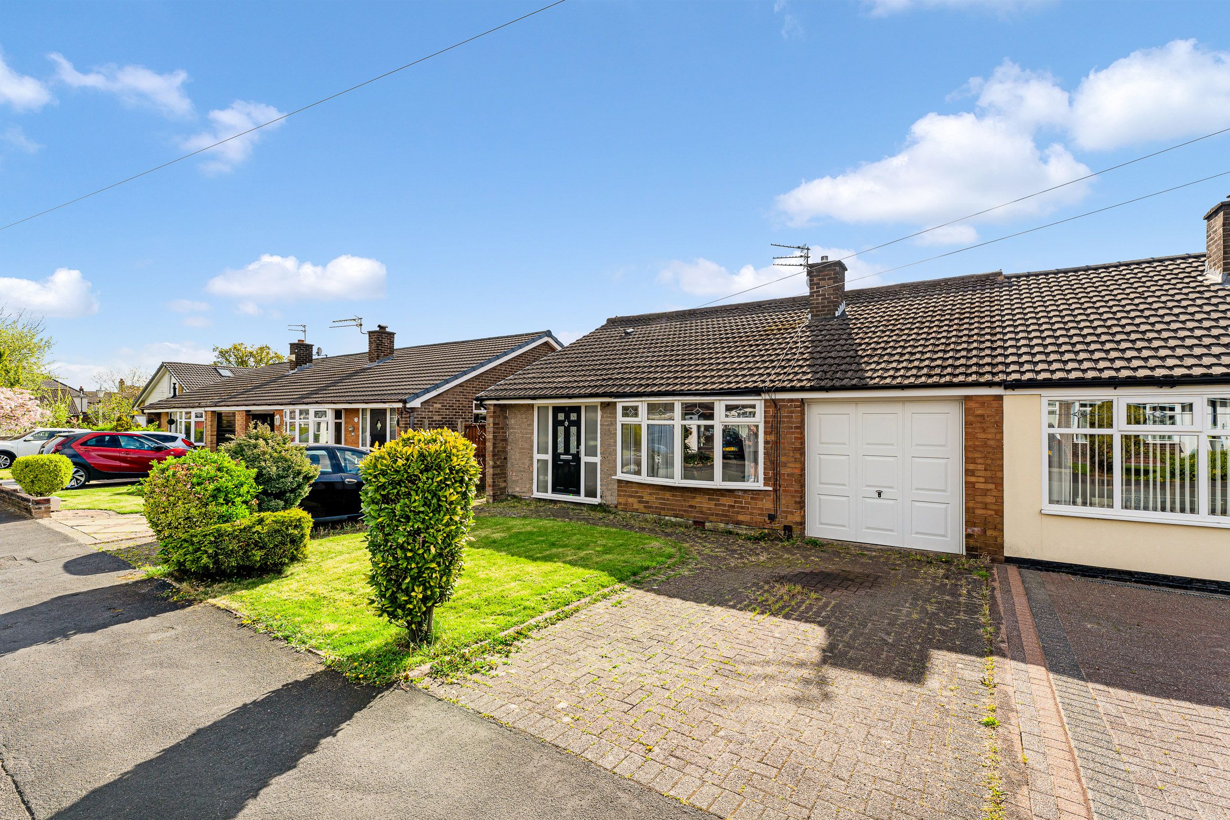 4 bedroom Bungalow For Sale