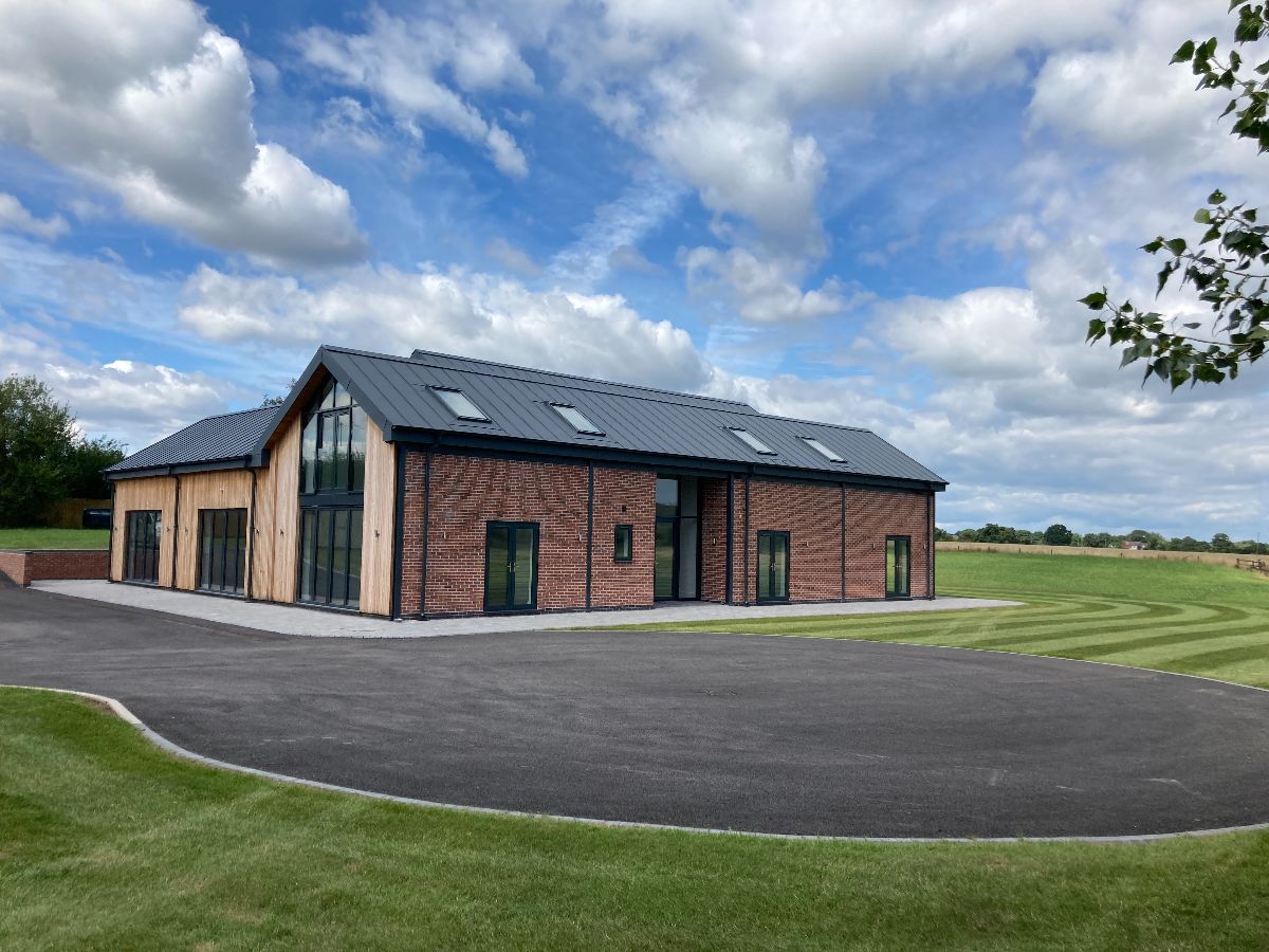 6 bedroom Detached house To Let