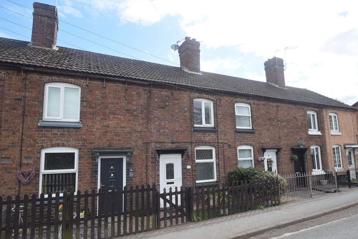 2 bedroom Terraced House To Let
