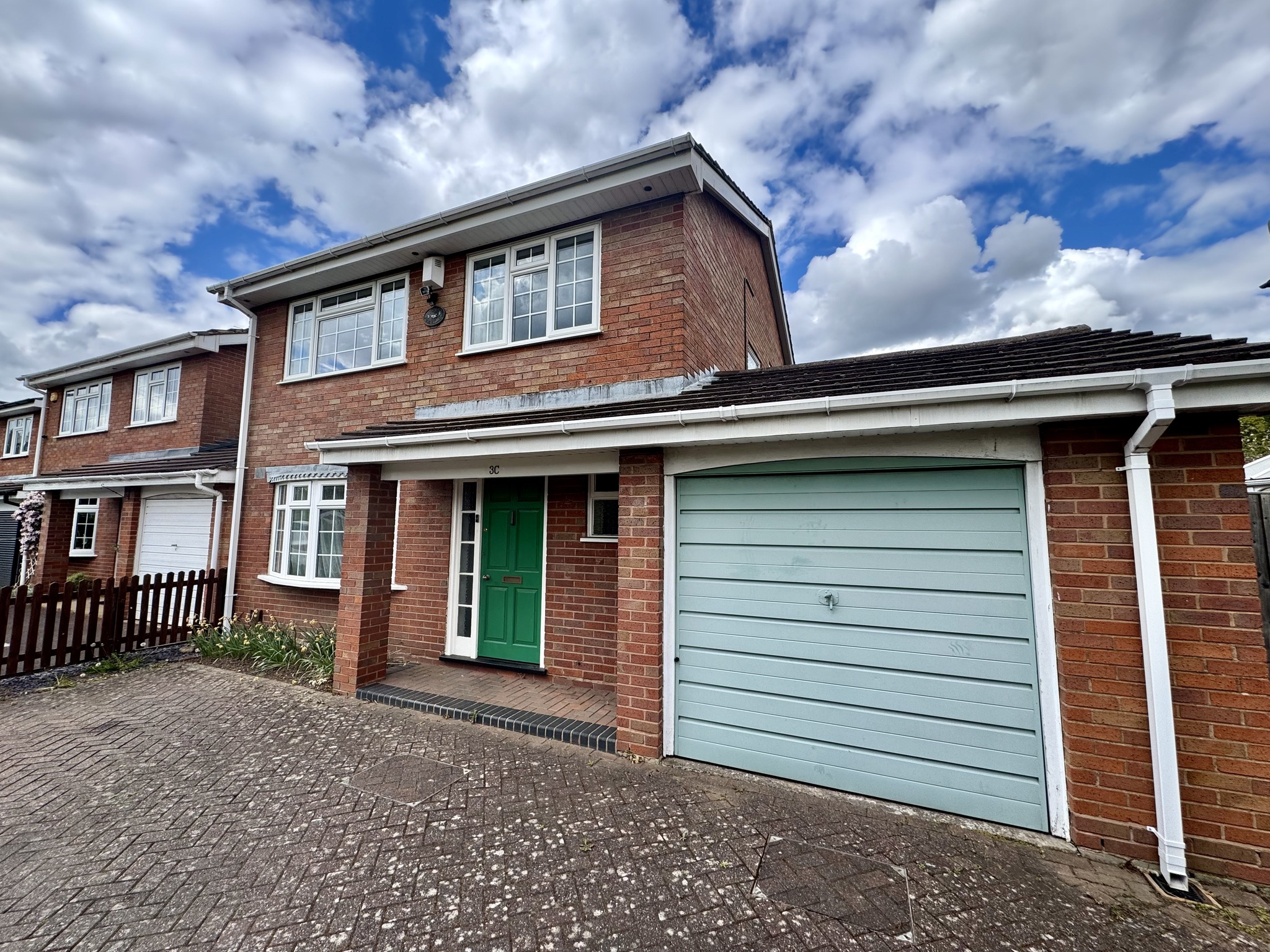 3 bedroom Detached For Sale