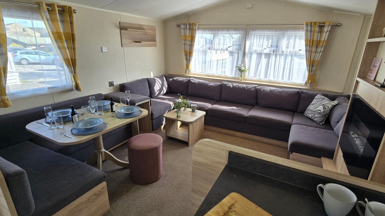 3 bedroom  For Sale
